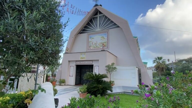 CACCIA AI MOROSI A ISCHIA, ANCHE LA PARROCCHIA RATEIZZA IL DEBITO