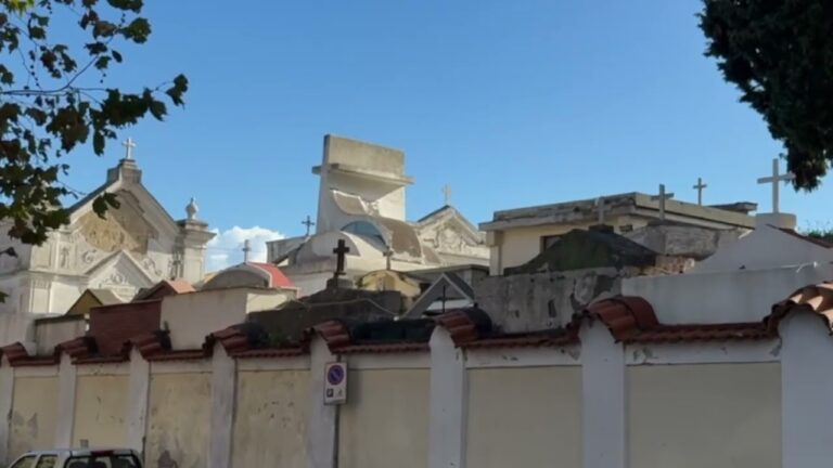 ISCHIA, NUOVI LOCULI AL CIMITERO: AL VIA IL BANDO PER UN PROGETTO DI MEMORIA E DIGNITÀ