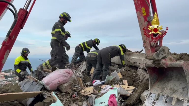 TRA RICORDO E COMMEMORAZIONE, CASAMICCIOLA RICORDA IL 26 NOVEMBRE 2022
