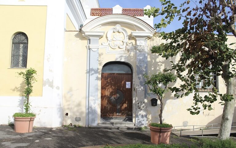 Ischia, nuovi investimenti per la Biblioteca Antoniana: fondi per riscaldamento e ampliamento del patrimonio librario