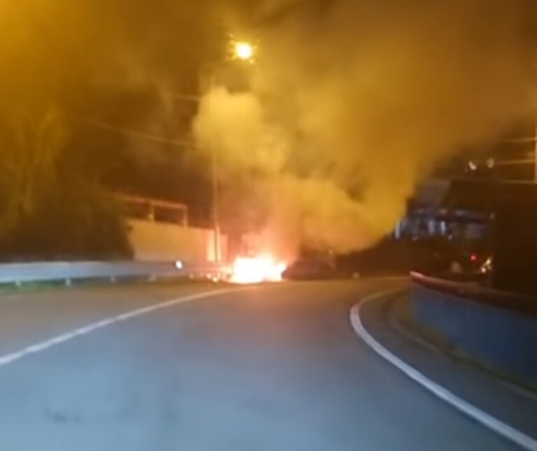 Auto in fiamme a Panza: intervento dei Vigili del Fuoco
