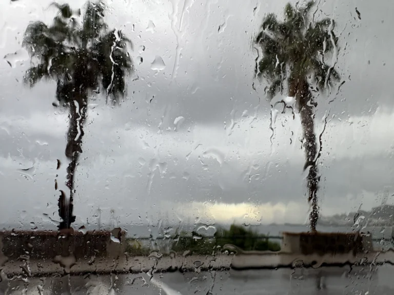 CAMPANIA, ALLERTA METEO GIALLA PER TEMPORALI IMPROVVISI E INTENSI. POSSIBILI FULMINI, GRANDINE E RAFFICHE DI VENTO