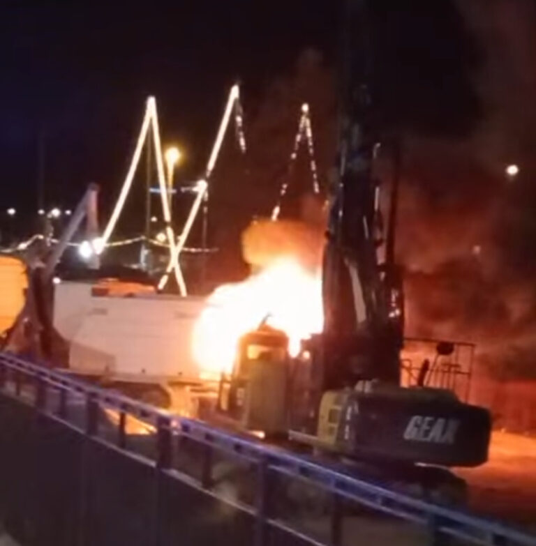 Incendio nel cantiere della vasca di Colmata: paura a Casamicciola 