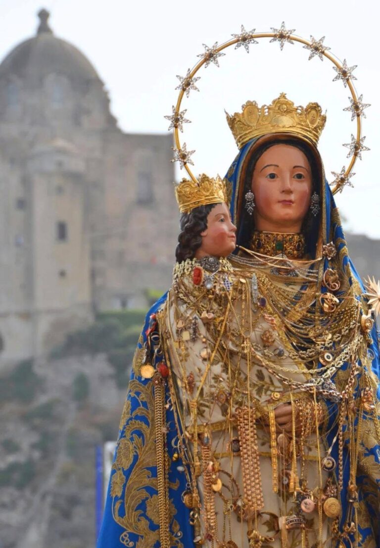 Conclusione del Giubileo 2025: la Diocesi di Ischia si raccoglie attorno alla Madonna Assunta