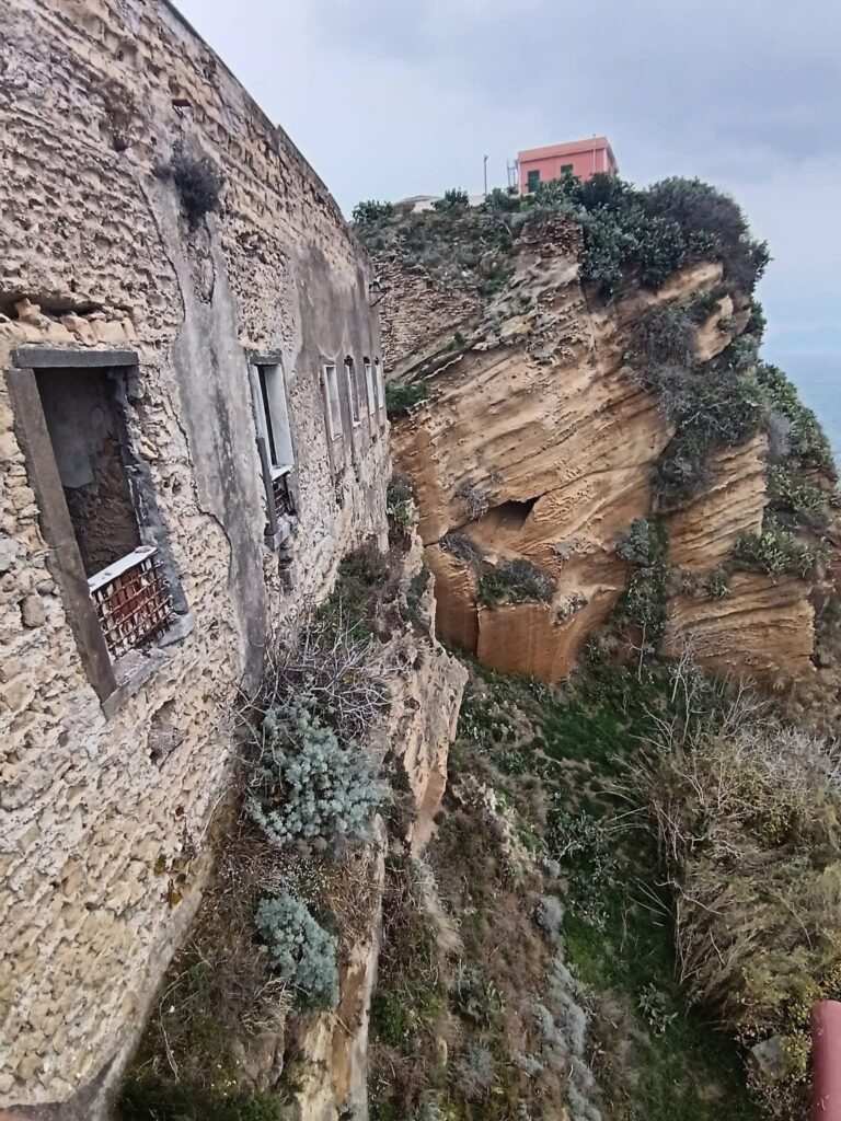 Procida, messa in sicurezza delcostone di Santa Margherita: un progetto da 2,5 milioni in attesa di finanziamento