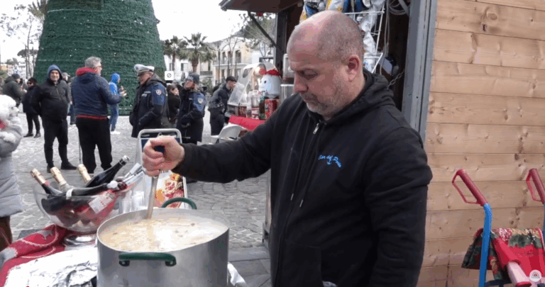 CASAMICCIOLA, FESTA AL BRUNCH: LA GIOIA DI TANTI TURISTI
