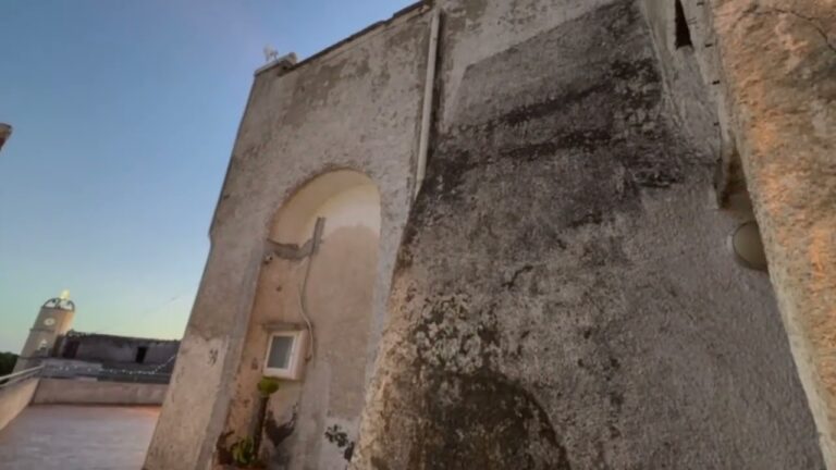 SERRARA FONTANA RIABBRACCIA LA SUA STORIA: LA CHIESA DELL’IMMACOLATA TORNA ALLA COMUNITÀ