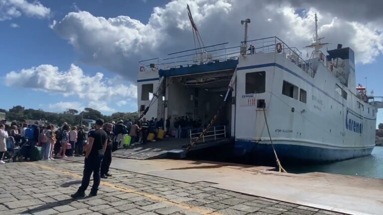 MARCO LARASPATA: NAVI E ALISCAFI PER ISCHIA NON A MISURA DI BAMBINO. SI INTERVENGA