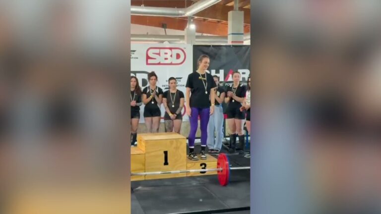 ISCHIA SUL PODIO NAZIONALE DEL POWERLIFTING CON DOMENICO LA MACCHIA E GIANNA DI IORIO