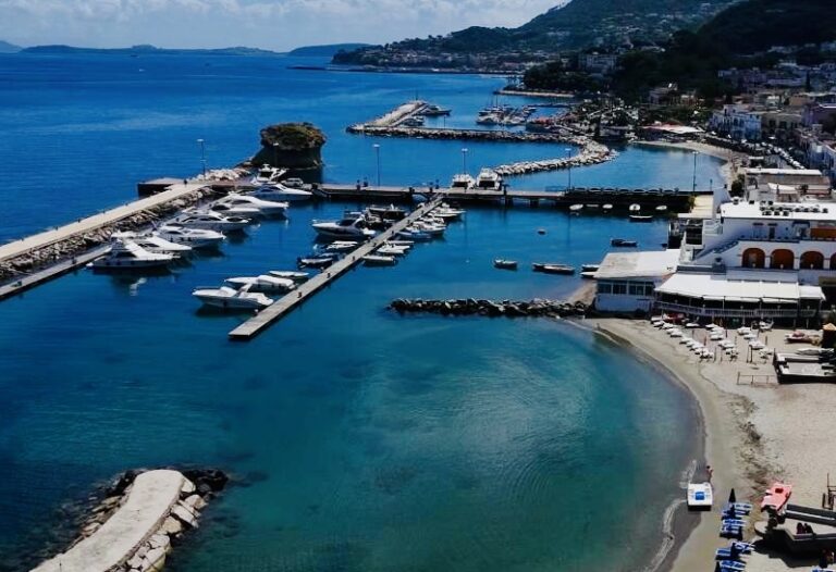 Porto di Lacco Ameno, Pascale: “Indietro non si torna. Prevale l’interesse pubblico”. Udienza il 26 febbraio 