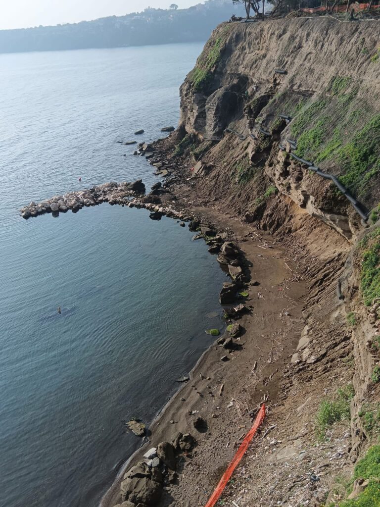 Procida, Ambrosino: “Metà della costa è a rischio. Servono fondi veri, non briciole”