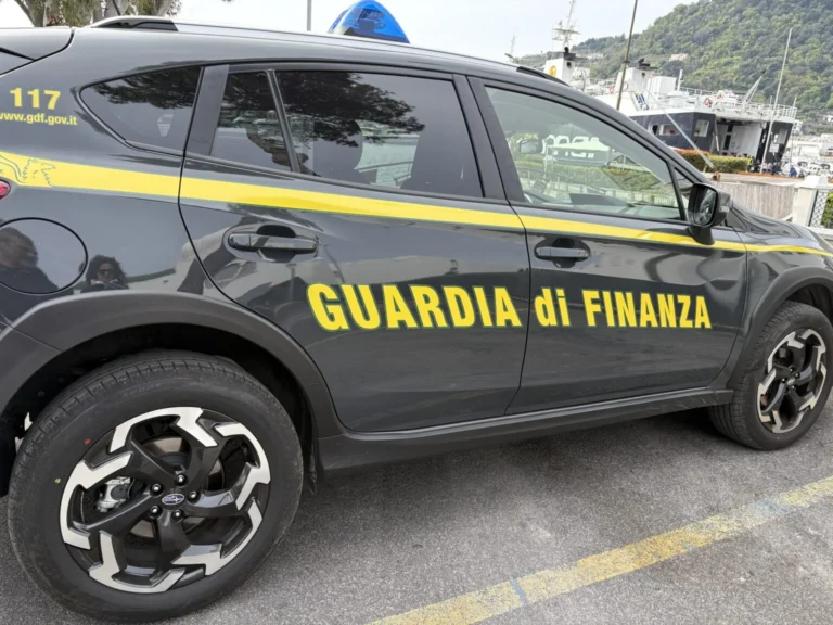 Ischia, sequestrata area abusiva destinata allo stoccaggio dei rifiuti a Forio