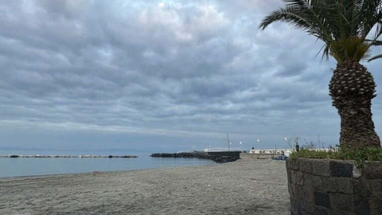 CASAMICCIOLA PROTEGGE IL LITORALE: RIPRENDONO I LAVORI PER LA RIFIORITURA DELLE SCOGLIERE