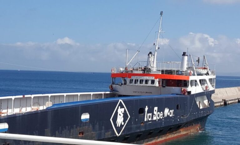 Traspemar si ferma per due mesi: rischio caos rifiuti per Ischia