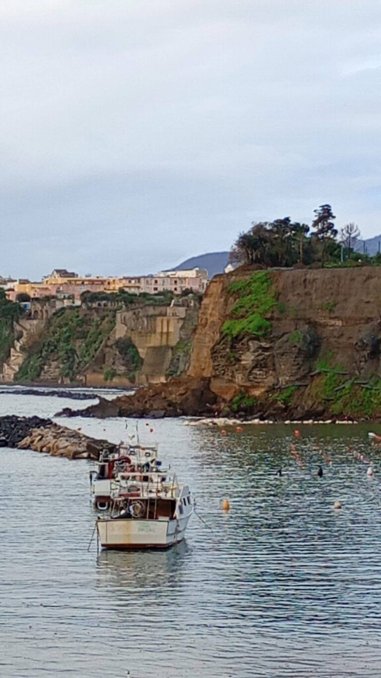 Procida – crollo alla Corricella, Ambrosino: Fondi del Governo del tutto insufficienti