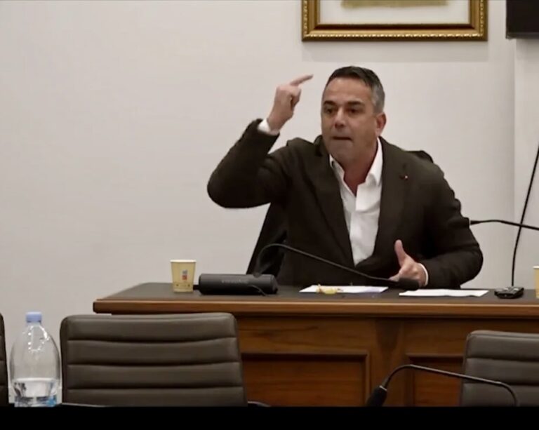 Forio, il sindaco Stani Verde: “Il bullismo non è mai accettabile. Difendiamo i nostri giovani”