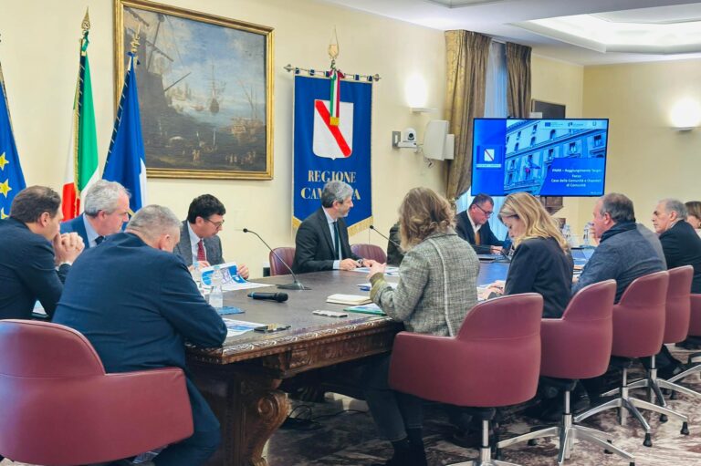 Sanità in Campania, Fico riunisce le Asl a Santa Lucia: “Spingiamo sulla medicina di prossimità”