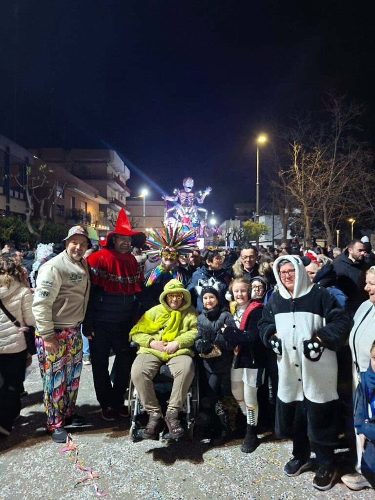 Francesco di Leva al Carnevale di Massafra: un incontro che sa di magia tra colori, ricordi e forza