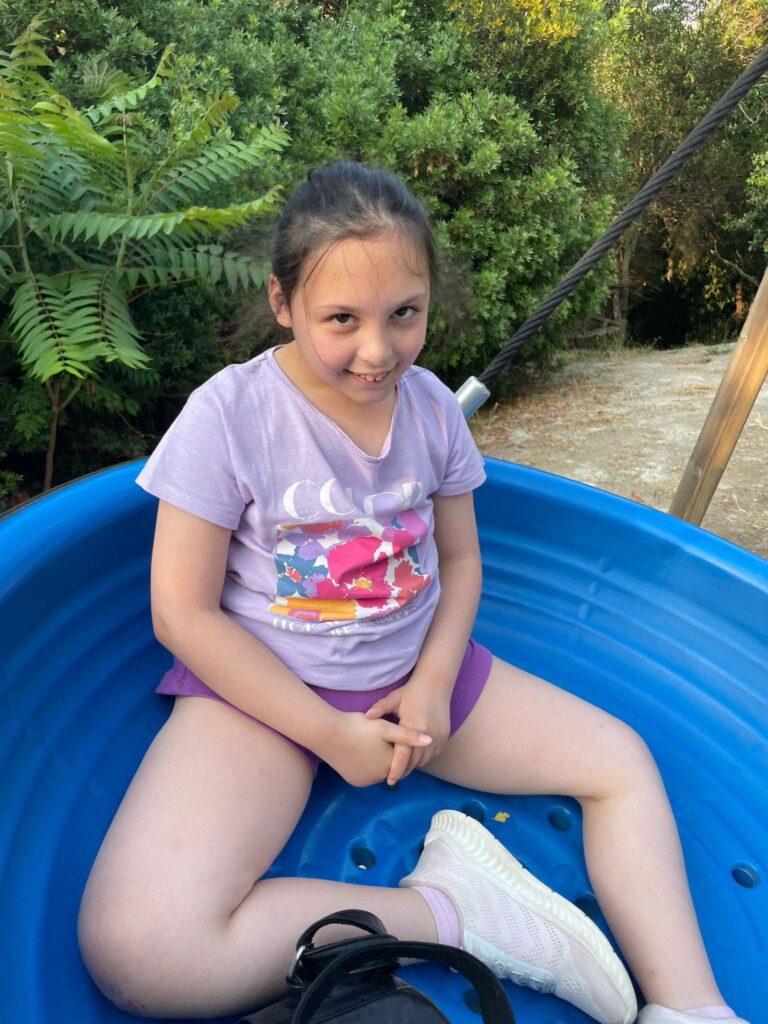 Ischia – Il grido di mamma Romina: oltre la maschera, il peso del pregiudizio per mia figlia Giorgia 