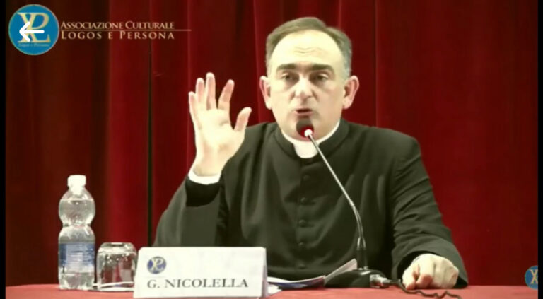 Don Giuseppe porta a Torino le tradizioni religiose di Ischia: fede, riti antichi e identità popolare