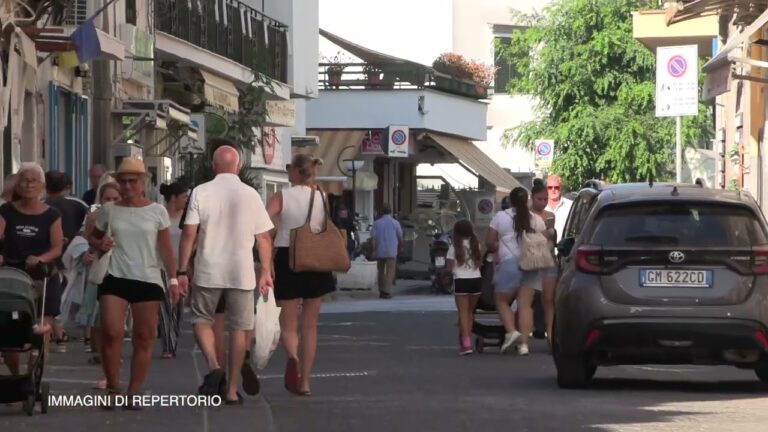 DEGRADO IN CASA A FORIO, ARRIVA L’ORDINANZA SINDACALE