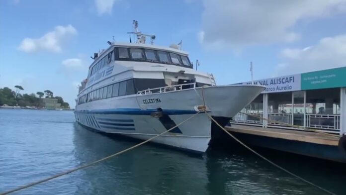 🚢 ODISSEA TRASPORTI: "Mare calmo ma l'aliscafo non parte". La denuncia dei pendolari.