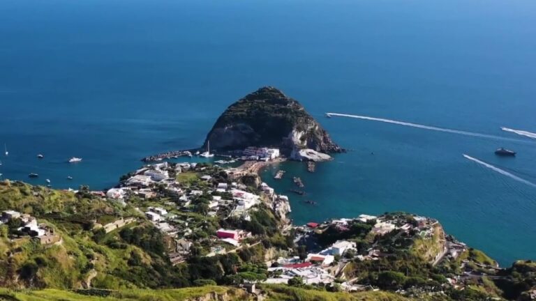 ABUSI EDILIZI A SANT'ANGELO, IL TAR FA SORRIDERE ROCCO BAROCCO