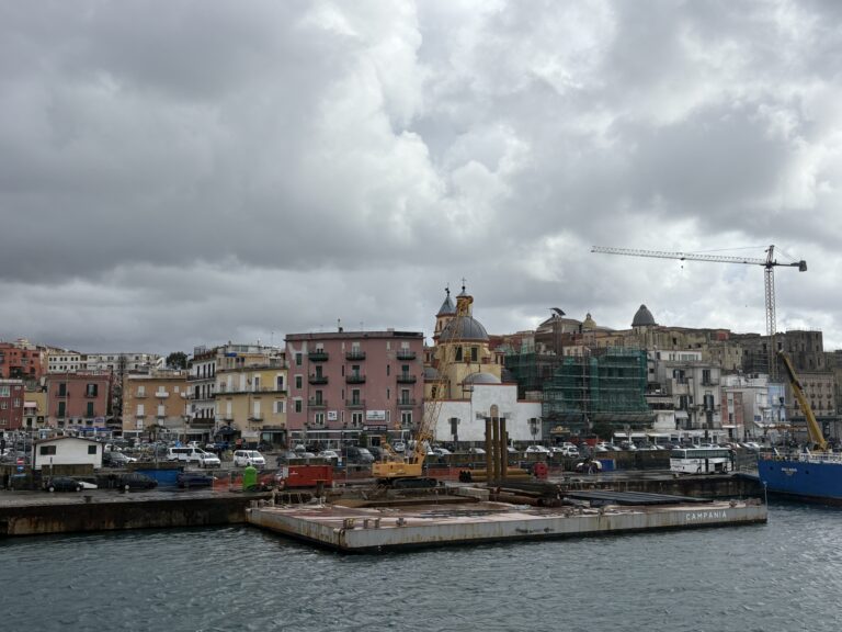 Pozzuoli, inaugurazione del nuovo molo galleggiante: apertura ufficiale il 27 marzo