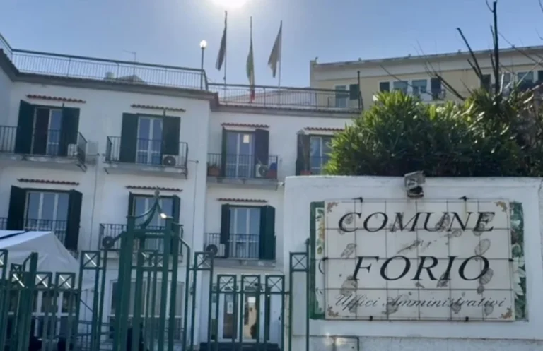 Forio, pubblicati gli avvisi per quattro progressioni verticali