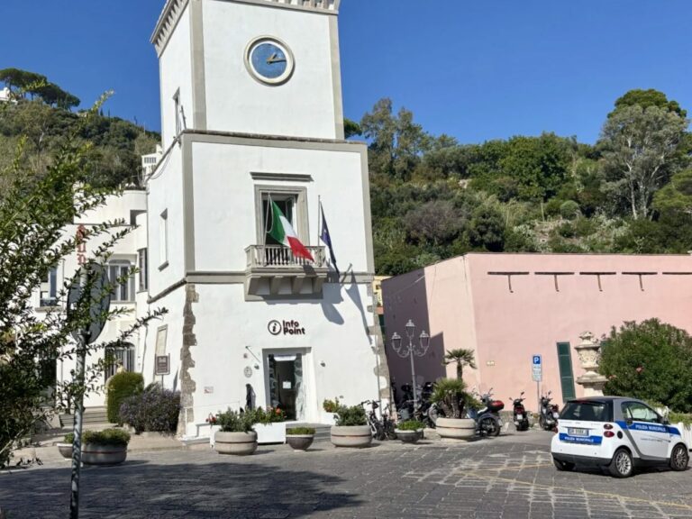 Vigilanza potenziata a Lacco Ameno: 4 nuovi vigili stagionali da aprile