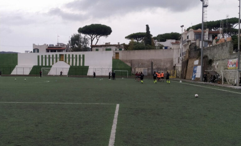 Forio, affidati i lavori di manutenzione agli spogliatoi dello stadio Salvatore Calise