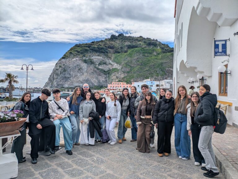 Ischia – Oltre i confini, nel cuore dell’Europa: il Buchner saluta la Galizia