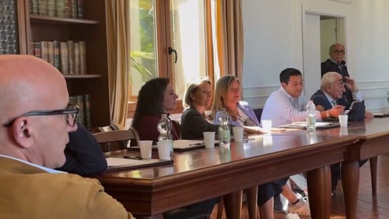 ISCHIA, LA NUOVA MINORANZA ASSENTE ALLA “PRIMA” IN CONSIGLIO