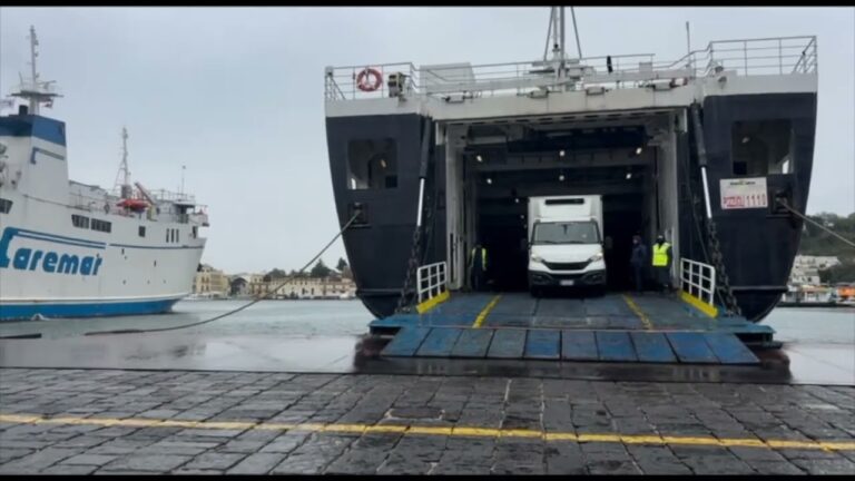 SCATTA IL DIVIETO DI SBARCO SULL’ISOLA DI ISCHIA PER I VEICOLI CAMPANI DAL 3 APRILE