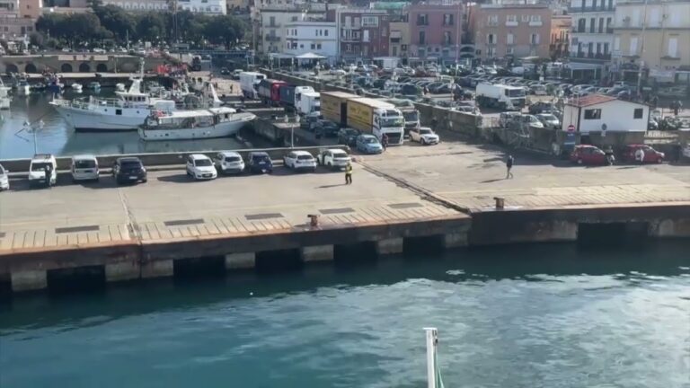 PONTONE A POZZUOLI, OK AL TEST DELLE PROVE D’ATTRACCO