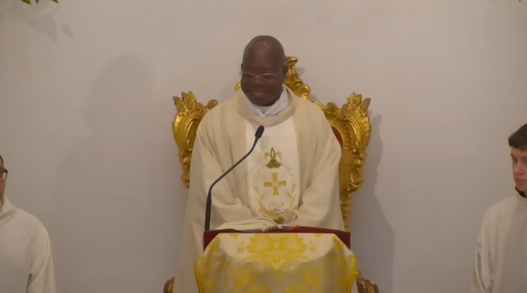 Dalle terre del Burkina Faso al cuore di Ischia: le comunità di Sant’Antuono e Campagnano accolgono Don Emanuel